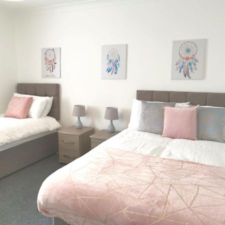 Parking, Smart Tv'S In All Rooms, Central Location Swansea Zewnętrze zdjęcie