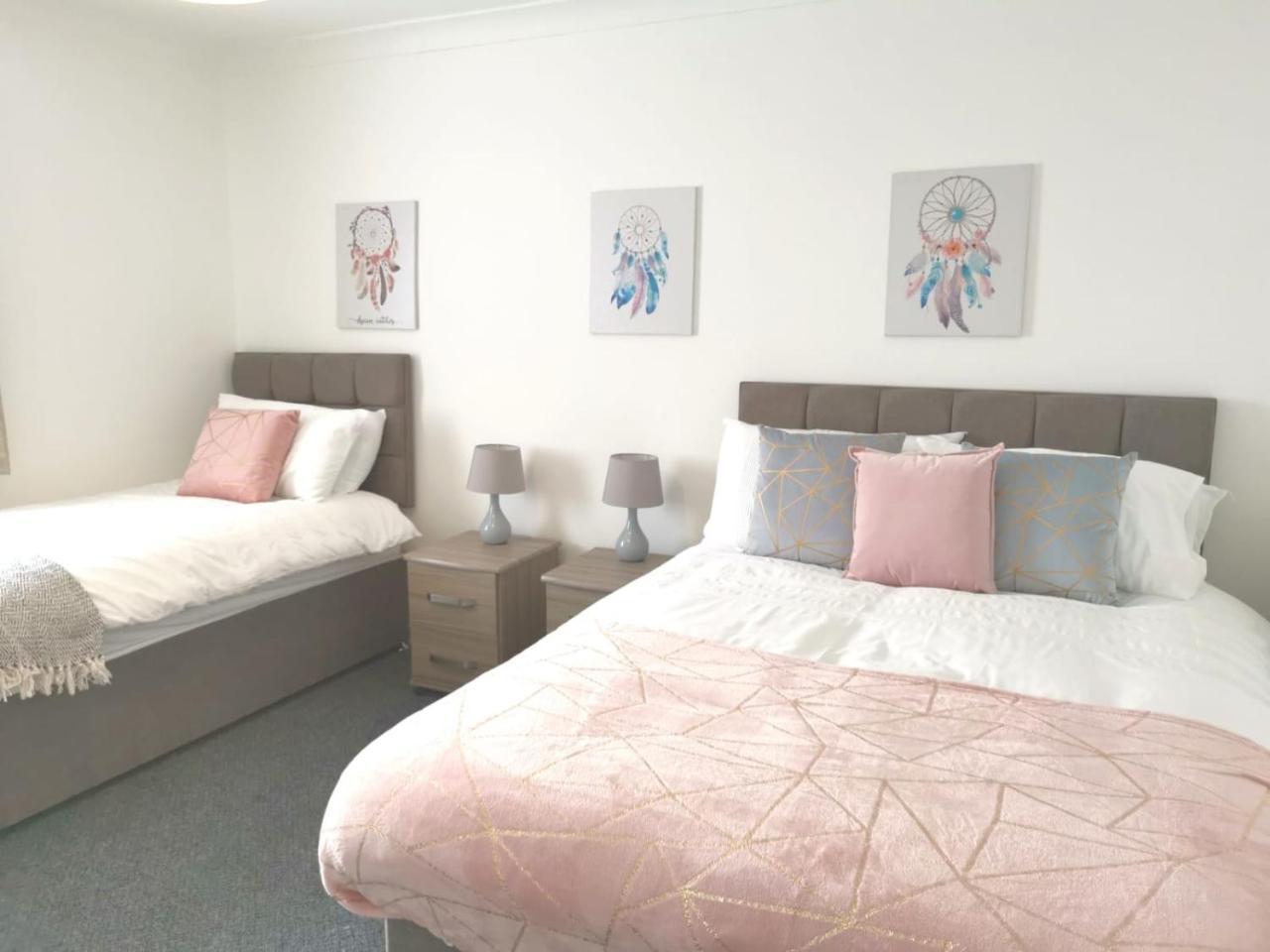 Parking, Smart Tv'S In All Rooms, Central Location Swansea Zewnętrze zdjęcie
