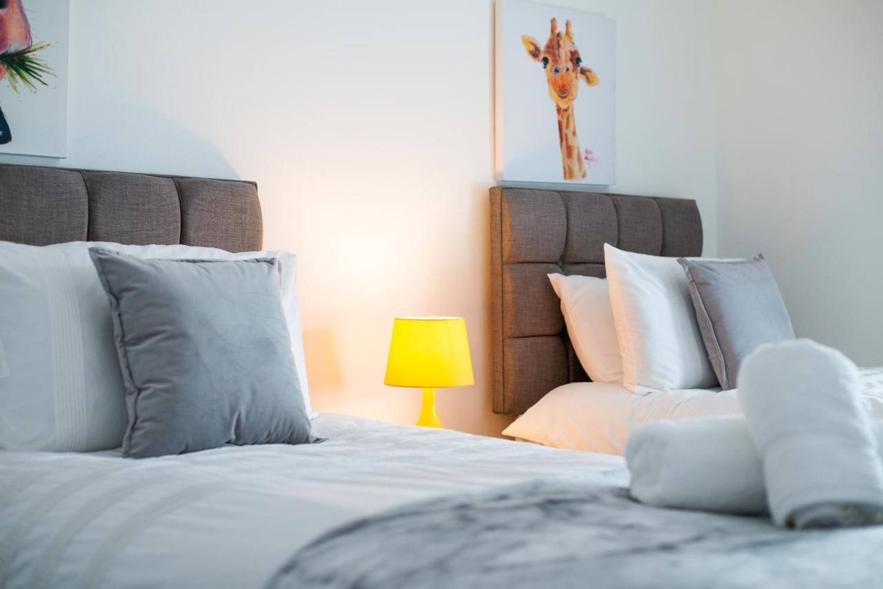 Parking, Smart Tv'S In All Rooms, Central Location Swansea Zewnętrze zdjęcie