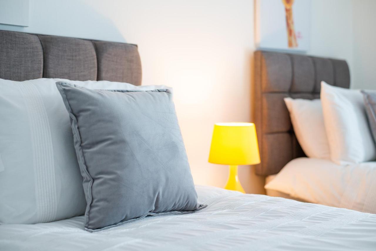Parking, Smart Tv'S In All Rooms, Central Location Swansea Zewnętrze zdjęcie